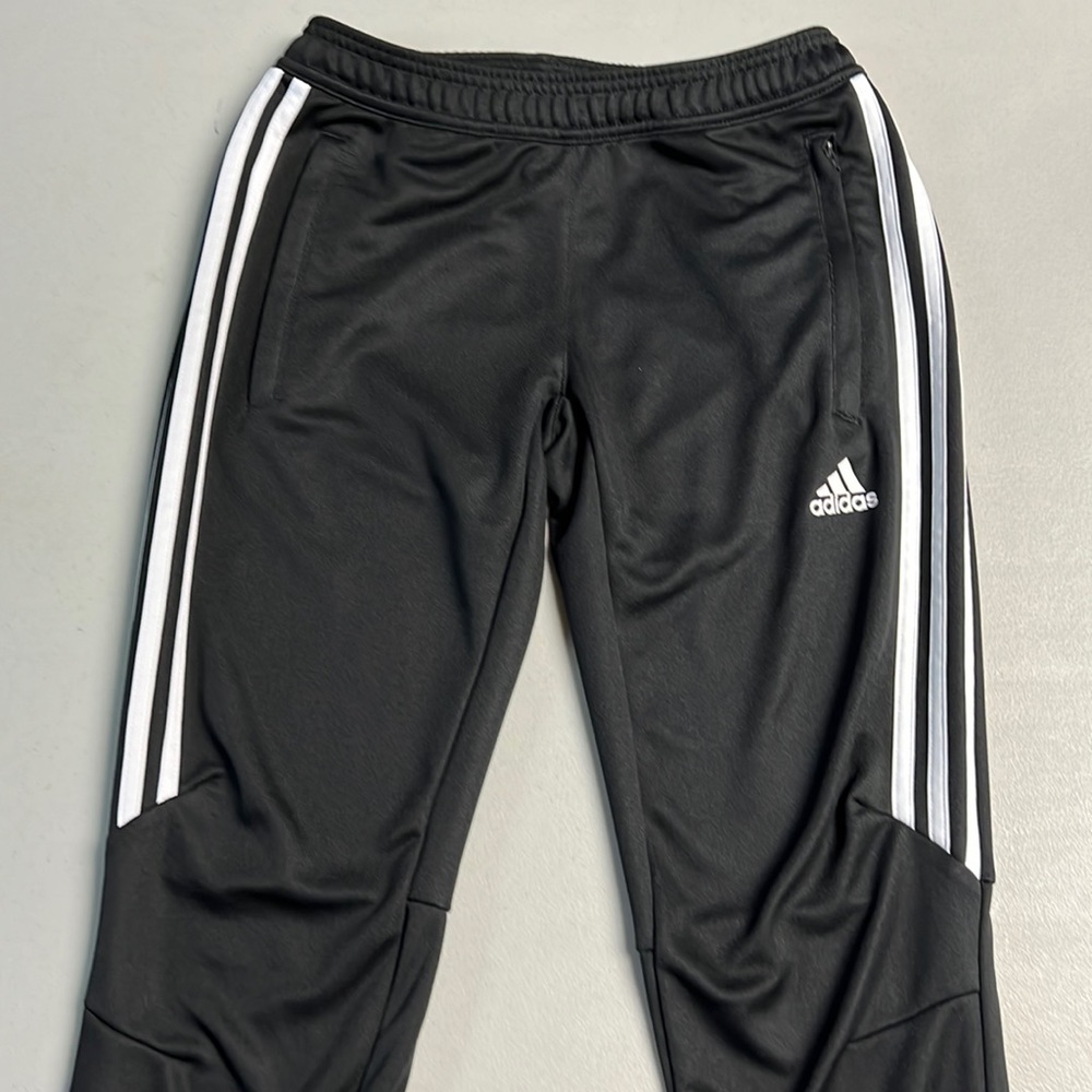 Women’s Adidas track pant